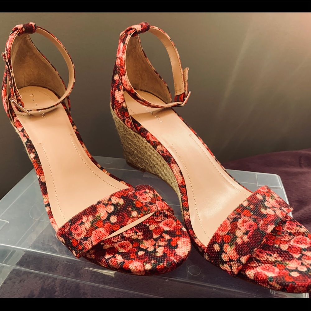 Tahari Floral Red Wedge Sandals